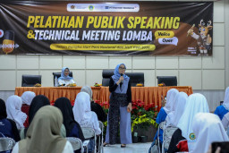 PWI Gresik Asah Bakat Pelajar Lewat Pelatihan Public Speaking dan Lomba Voice Over
