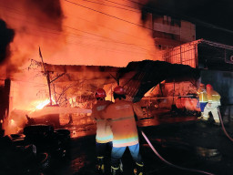 Lupa Matikan Kompor, Bengkel Tambal Ban di Menganti Gresik Terbakar, Dua Motor Hangus