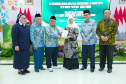 Lewat Program Jatim Cerdas, Gubernur Khofifah Raih Apresiasi Badan Musyawarah Perguruan Swasta