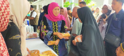 Tekan Inflasi Jelang Ramadhan, Gubernur Khofifah Gelar Pasar Murah di Bojonegoro