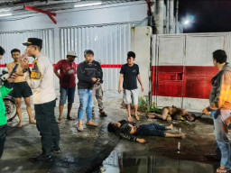 Warga Jl Kartini Gresik Hajar Diduga Maling Motor, Satu Dikirim ke Akherat Satu Diboyong ke RS