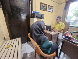 Live TikTok di Ruang Kerja, Anggota Polres Sampang Ditindak Tegas