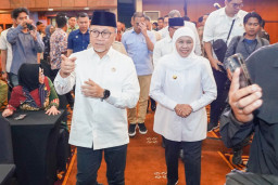 Khofifah dan Menko Zulhas Perkuat Standar MBG di Jatim, Sertifikasi SPPG Dikebut