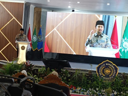 Wagub Emil Dardak Paparkan Strategi Aeroseeding dan Pemberdayaan Ekonomi Warga