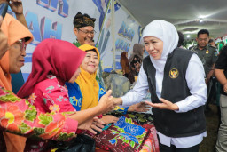 Gubernur Khofifah Gelar Pasar Murah ke-23 di Singosari Malang