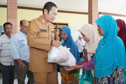 Update Banjir Lamongan: 54 Ton Beras Disalurkan, Bupati Yes Minta Rekayasa Cuaca ke BMKG