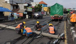 PLN Kerahkan 63 Personel Perbaiki Jaringan Rusak Akibat Angin Kencang di Sidoarjo