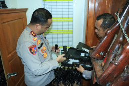 Senjata Api Personel Polres Gresik Diperiksa, Ini Tujuannya