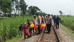 KA Sri Tanjung Sambar Nenek Saat Melintas di Rel KA Sumberwaru Jember