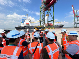 Perkuat Transformasi Digital, PT Terminal Teluk Lamong Bekali Puluhan Pegawai Pelatihan Operasional Petikemas