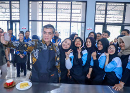 Menaker Yassierli Tekankan Pelatihan Vokasi Nasional 2026 Fokus pada 'Link and Match' Industri