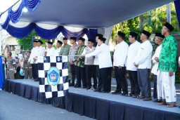 Lepas Kloter Awal Jamaah Haji Lamongan, Bupati Yes: Jumlah Jamaah Meningkat, Simbol Kesejahteraan Masyarakat
