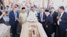 Ziarah Internasional di Gresik, Bupati Yani Dampingi Gubernur Samarkand Perkuat Jejak Sejarah Islam