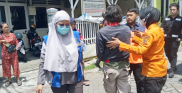 Puluhan Warga Dilarikan ke RSUD dr Soewandi Surabaya Karena Keracunan Makanan