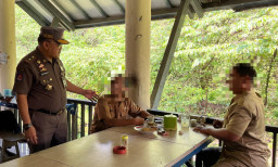 Satpol PP Gresik Razia ASN Ngopi dan Ngemal di Jam Kerja