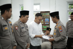 Lepas Lima Personel Berangkat Haji, Polres Sampang Gelar Doa Bersama di Masjid Al-Rasyid