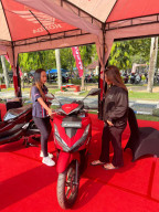 Alun-Alun Ngawi Pecah! Ribuan Warga Padati Honda Premium Matic Day, Motor Listrik CUV e: Jadi Primadona