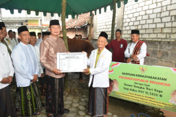 Sapi Kurban 1,1 Ton Bantuan Presiden Prabowo Disembelih di Mantup Lamongan