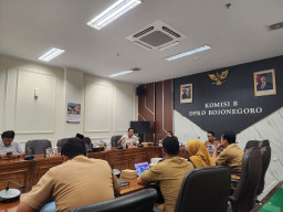 Program Gayatri Disorot DPRD Bojonegoro, Dugaan Penjualan Ayam Bantuan Jadi Perhatian