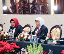 Laba Bank Jatim Cetak Rekor Tertinggi, Khofifah Minta Tetap Agile dan Perkuat UMKM