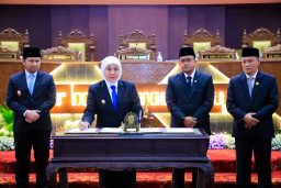 Pemprov dan DPRD Jatim Sepakati Dua Ranperda Strategis, Perkuat BUMD hingga Ekonomi Kreatif