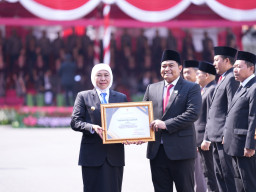 DPRD Gresik Raih Penghargaan JDIH Terbaik I se-Jawa Timur