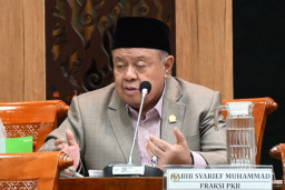Komisi X DPR Soroti Kesejahteraan Dosen, Dukung Gugatan UU Guru dan Dosen di MK