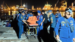 Dihantam Gelombang, Perahu Besi Tenggelam di Gresik, 1 Tewas, 2 Hilang