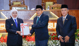 LKPJ Gubernur Jatim TA 2025 Diterima Seluruh Fraksi DPRD