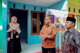 SMF Bersama Pemkab Gresik Serahkan 35 Rumah Layak Huni kepada Warga MBR di Pulo Pancikan