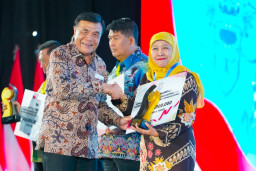Pemprov Jatim Raih Penghargaan Pemda Terbaik Penurunan Pengangguran, Dapat Insentif Rp3 Miliar