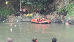 Bocah SMP Tewas Tenggelam Saat Berusaha Ambil Sandal Hanyut di Sungai Bedadung Jember