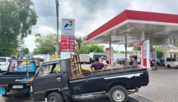 Bensin Eceran Langka, Antrean Pertalite di Sejumlah SPBU Sumenep Meningkat