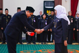 Jatim Pertahankan Prestasi Nasional, Khofifah Lantik 65 Kepala SMA, SMK, dan SLB