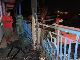 Diduga Dipicu Putung Rokok, Kebakaran Nyaris Hanguskan Mushola di Gresik