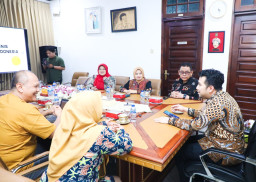 Wagub Emil Dorong Kemandirian Ekonomi dan Ketahanan Keluarga