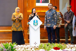 Ratusan Ribu Lulusan SMP Tak Tertampung SMA Negeri, Jatim Gandeng Swasta Sediakan Beasiswa