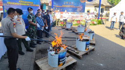 Bea Cukai Jatim I Musnahkan 13 Juta Batang Rokok Ilegal