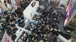 Ribuan Pencari Kerja Serbu Job Fair Gresik 2026 di Icon Mall, Antrean Mengular Sejak Pagi
