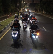 New Honda Vario 160 Evo Ajak Ratusan Anggota Komunitas Nikmati Sensasi Night Ride di Kota Malang
