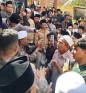 Isu Pelaporan Kyai Dipastikan Hoaks, Puluhan Alumni Ponpes Datangi Kantor Muhammadiyah di Sampang