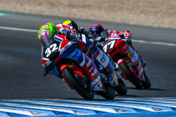 Terjatuh di Lap Terakhir Jerez, Ramadhipa Masih Bertahan di Jalur Perebutan Gelar Moto3 Junior