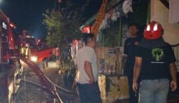 Kebakaran Landa Perumahan Batu Kencana Sumenep, Satu Rumah Ludes dan Dua Bangunan Terdampak