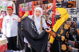 Khofifah Resmikan Koperasi Explore 2026 di Pamekasan, Hadirkan 157 Stan Koperasi dan UMKM Jatim