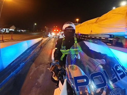 Satlantas Polres Gresik Kawal Ambulans Pasien Rujukan Bawean, Percepat Penanganan Darurat di RSUD Ibnu Sina