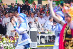 Gubernur Khofifah Buka Banyuwangi Ethno Carnival 2026