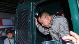 Eks Jampidsus Febrie Adriansyah Ditahan Penyidik Kejagung dalam Kasus Dugaan Korupsi dan TPPU