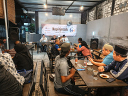 Industrialisasi Tumbuh Pesat di Gresik, Local Media Network Bahas Tantangan Kota Santri
