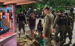 Satpol PP Sidoarjo Amankan 3 Pemilik Warkop Penjual Miras