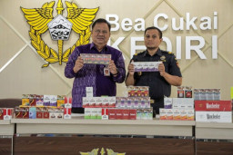 Bea Cukai dan Satpol PP Kediri Sita 6.896 Batang Rokok Ilegal